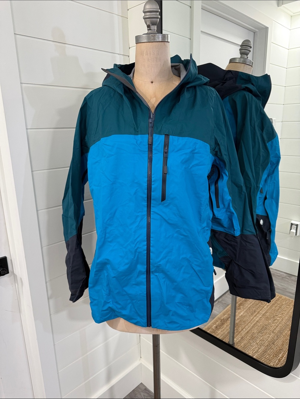 Mountain Hardwear Teal and Blue Hooded Gore-Tex Shell Jacket